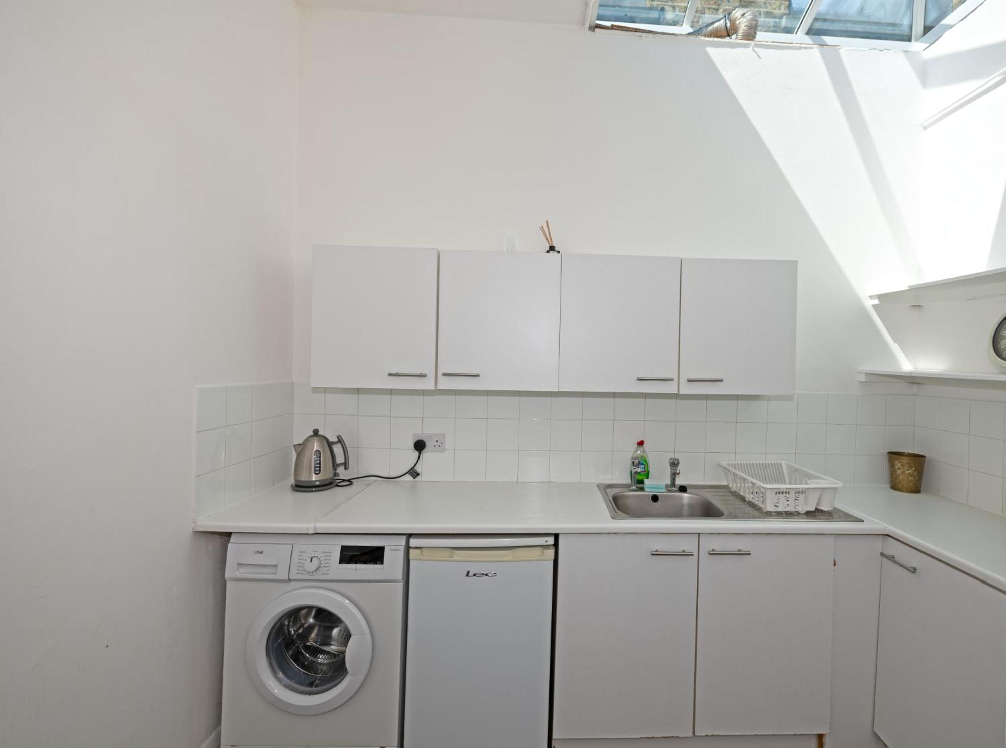 Flat In Clapham Budget Friendly Stay Лондон Екстер'єр фото